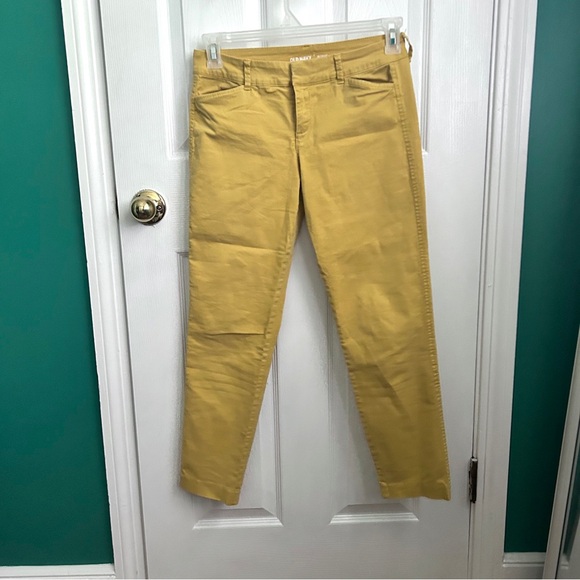 Old Navy Mustard Pixie Crop Size 2 - Picture 4 of 4